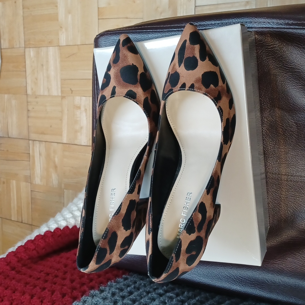 Marc Fisher Gildy Cheetah Fabric 8M